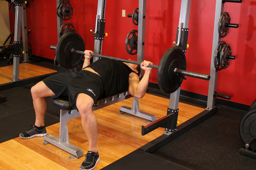 How to Bench Press the Proper Way (Without Hurting Your Shoulders)